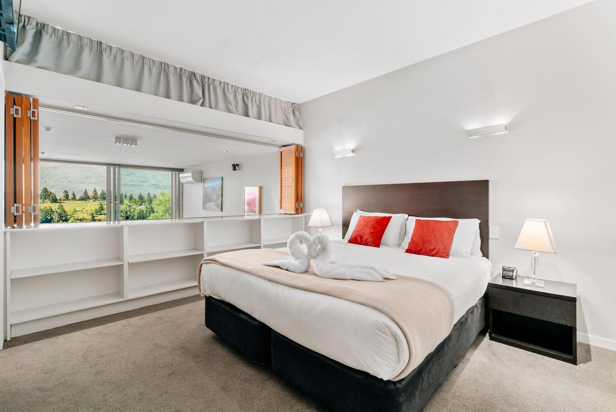 Modern Executive Living In Pounamu Queenstown Exterior foto