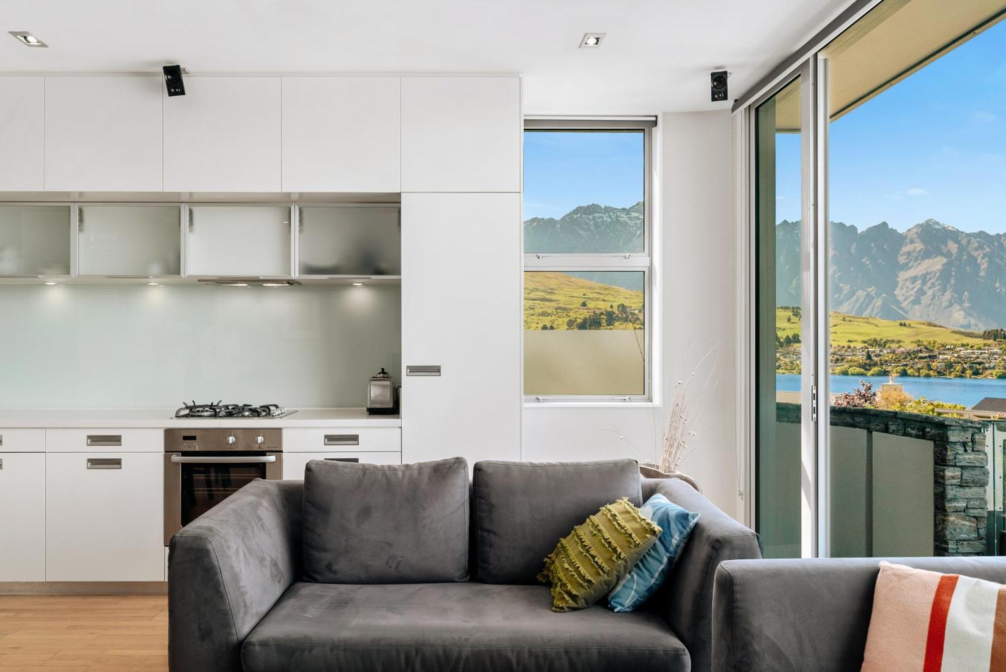 Modern Executive Living In Pounamu Queenstown Exterior foto