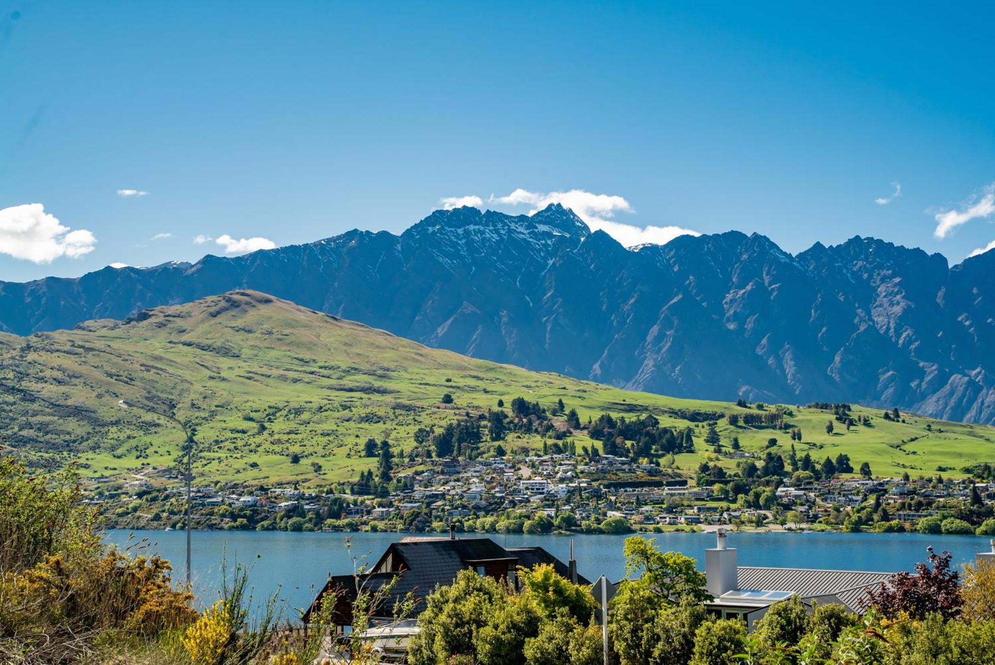 Modern Executive Living In Pounamu Queenstown Exterior foto