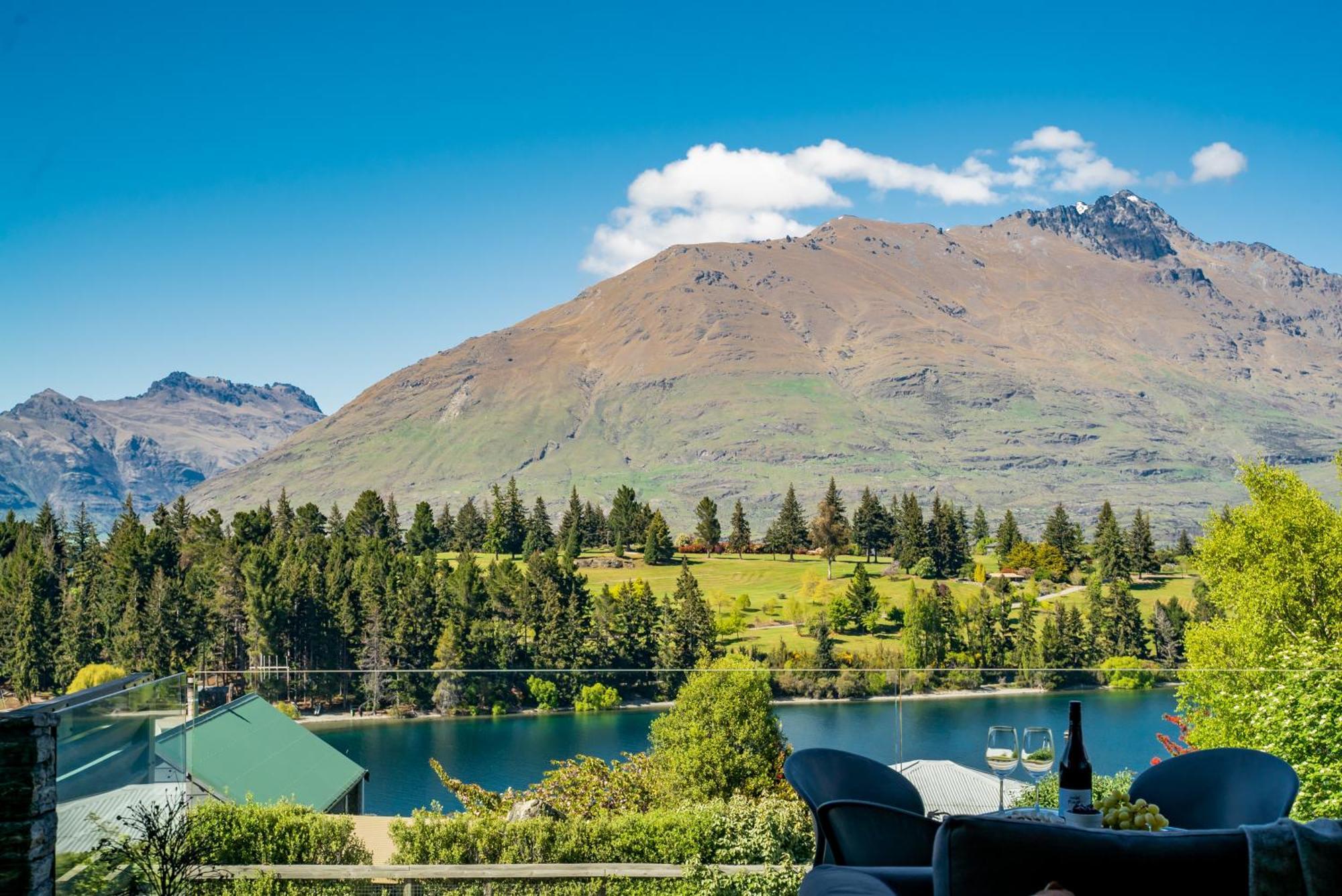 Modern Executive Living In Pounamu Queenstown Exterior foto